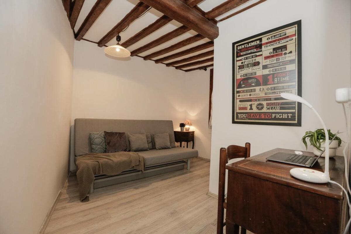 Storico A 2km Dal Duomo Di Apartment *